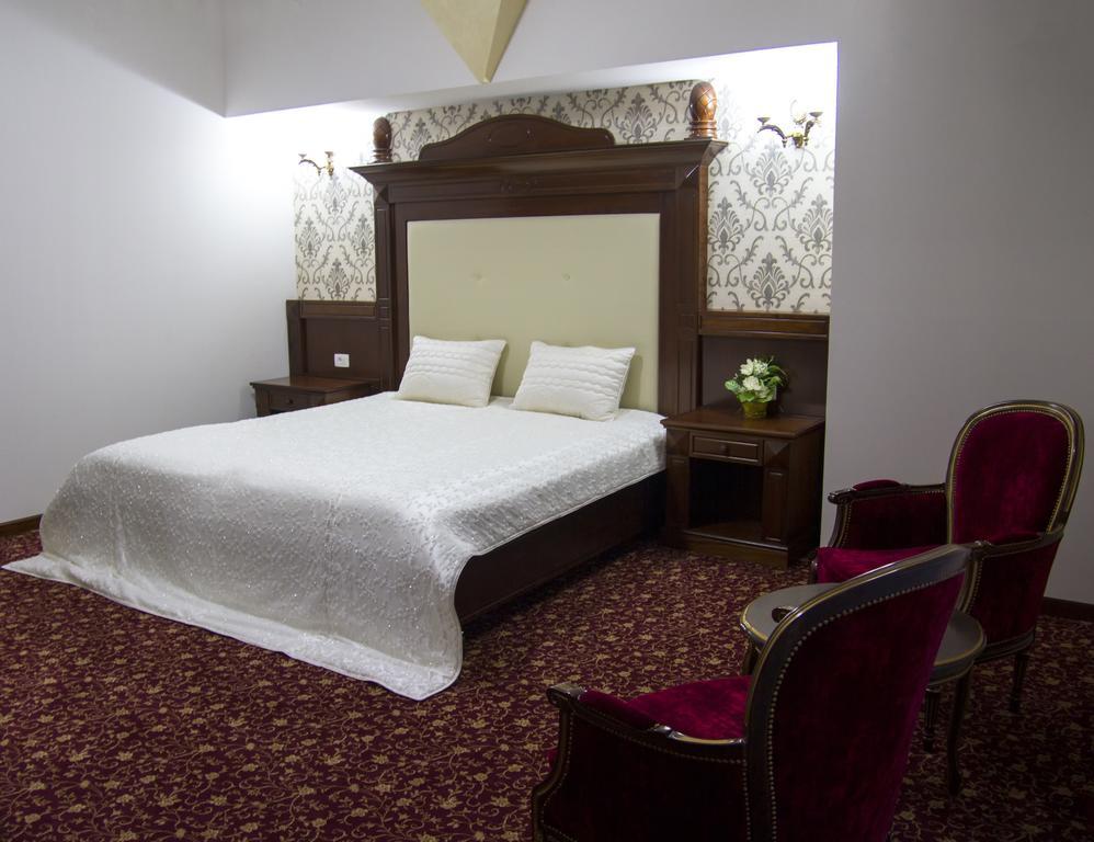 Hotel Giuliano Bragadiru Ngoại thất bức ảnh