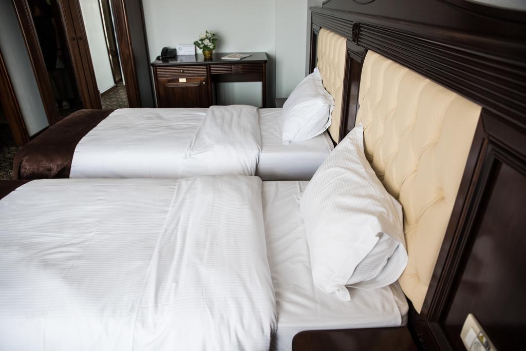 Hotel Giuliano Bragadiru Ngoại thất bức ảnh