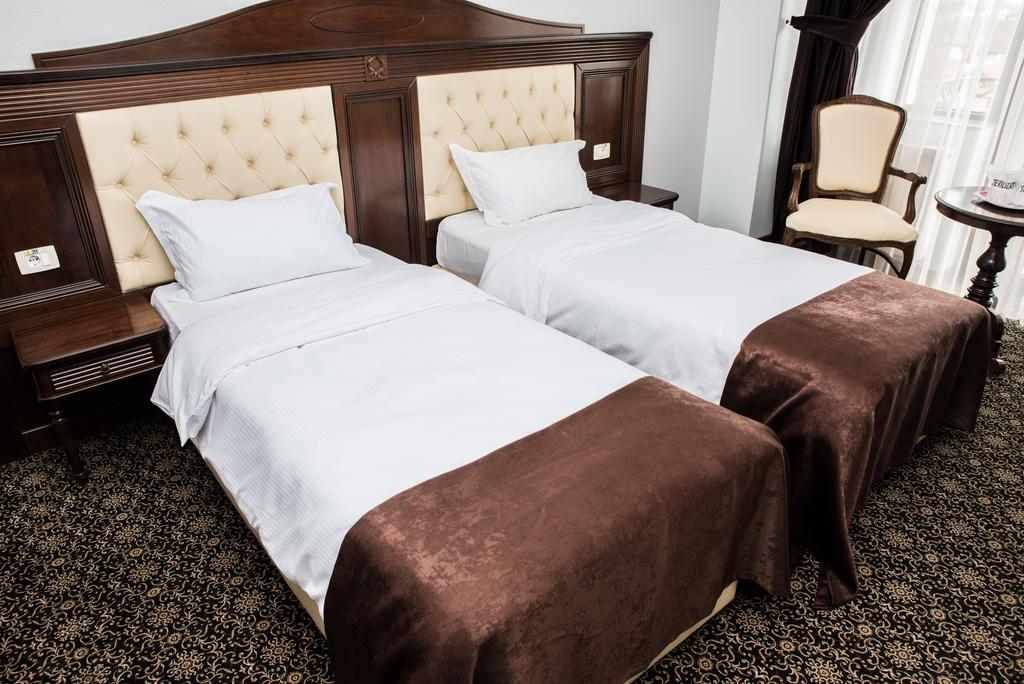 Hotel Giuliano Bragadiru Ngoại thất bức ảnh