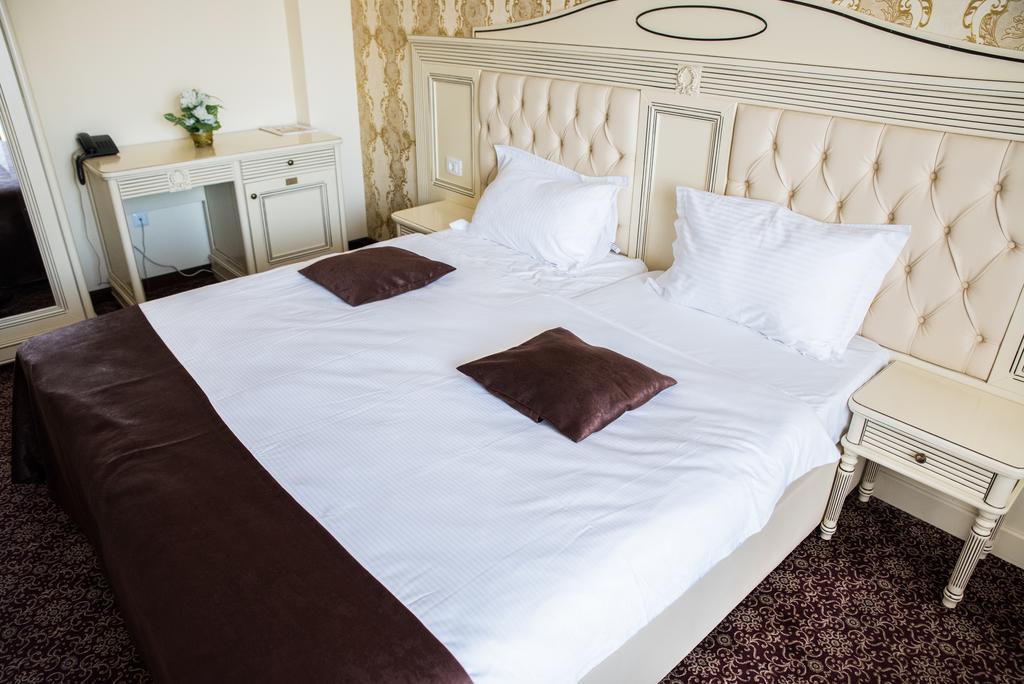 Hotel Giuliano Bragadiru Ngoại thất bức ảnh