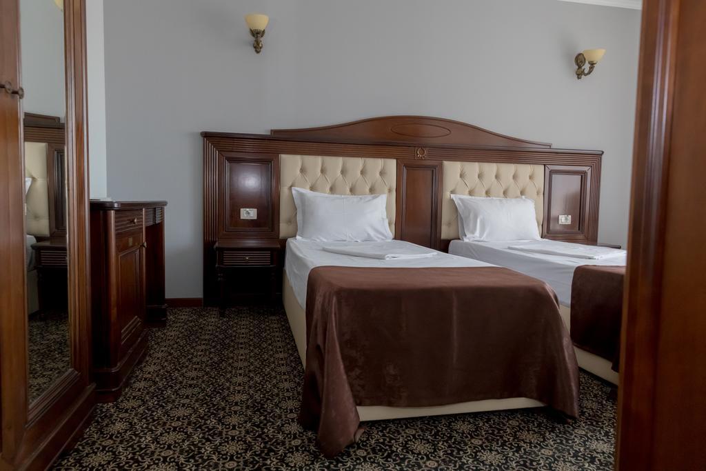 Hotel Giuliano Bragadiru Ngoại thất bức ảnh