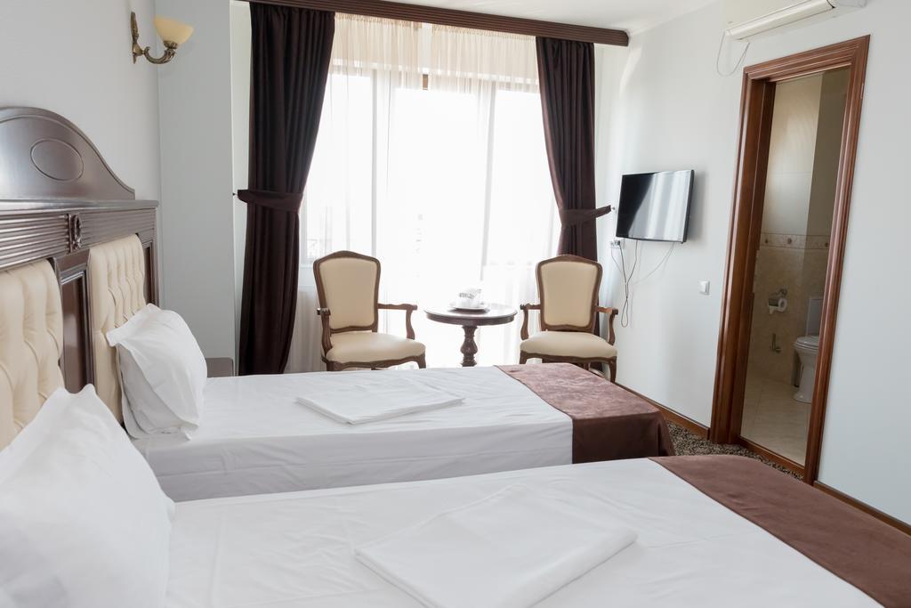 Hotel Giuliano Bragadiru Ngoại thất bức ảnh