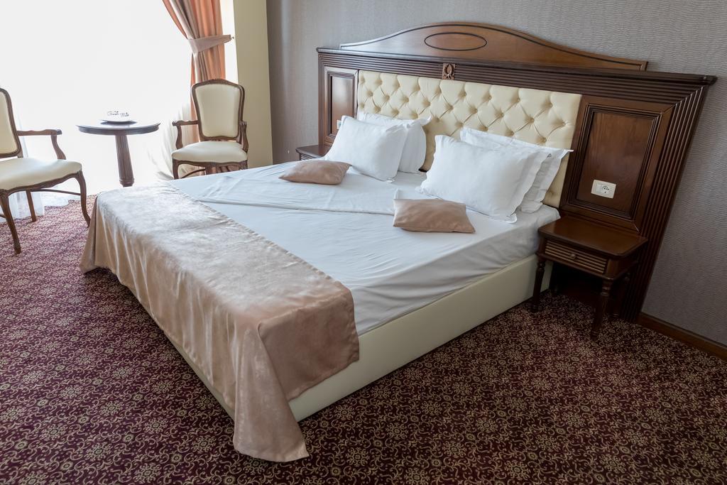 Hotel Giuliano Bragadiru Ngoại thất bức ảnh
