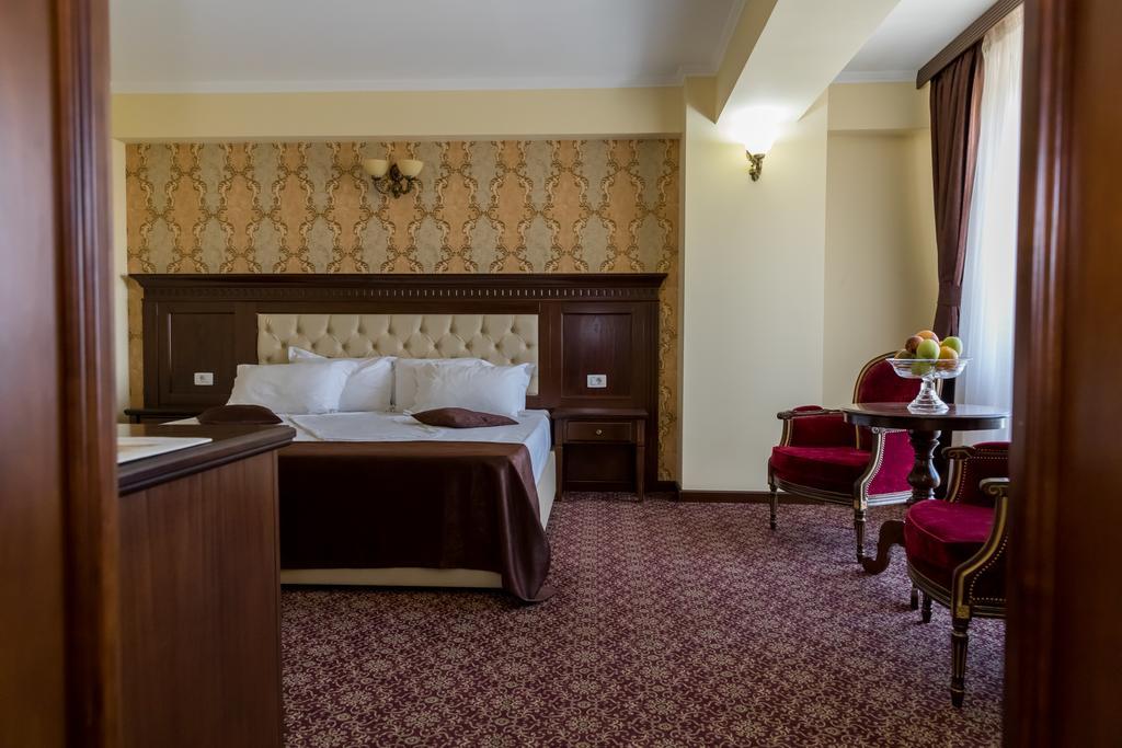 Hotel Giuliano Bragadiru Ngoại thất bức ảnh