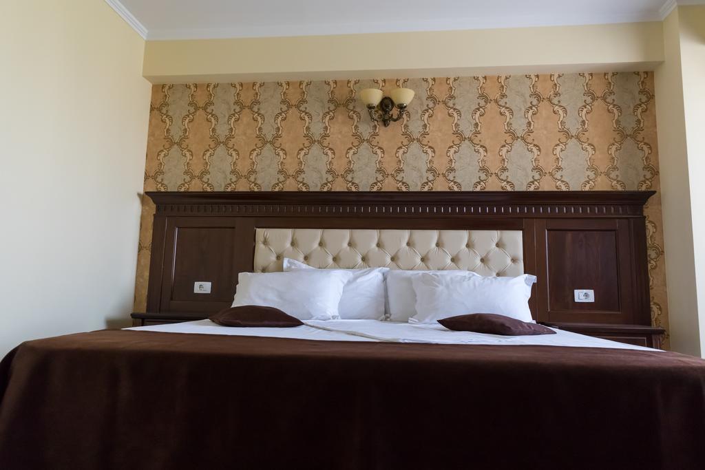Hotel Giuliano Bragadiru Ngoại thất bức ảnh