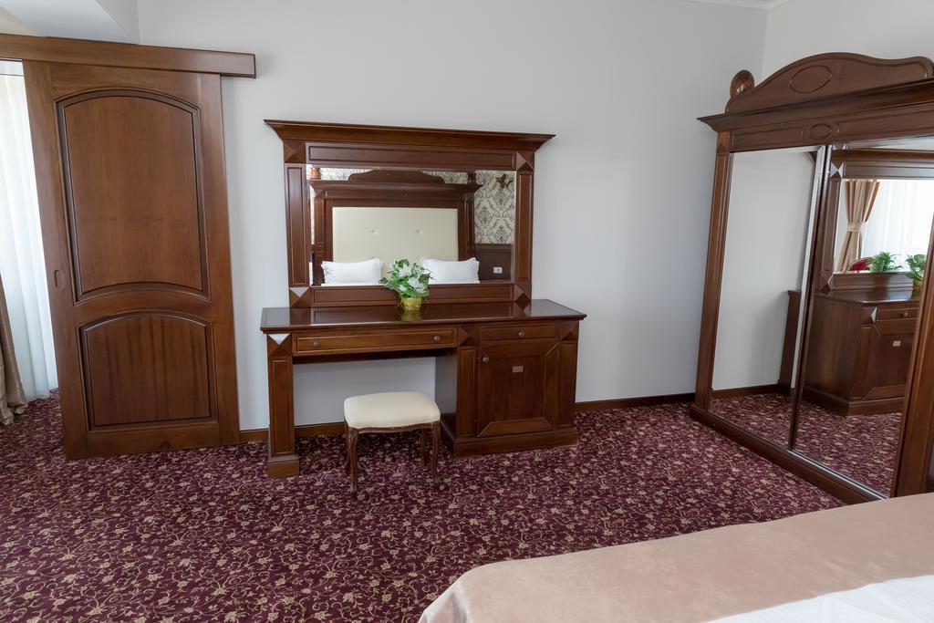Hotel Giuliano Bragadiru Ngoại thất bức ảnh