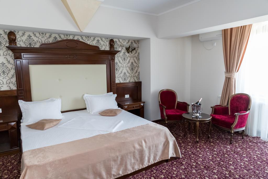 Hotel Giuliano Bragadiru Ngoại thất bức ảnh