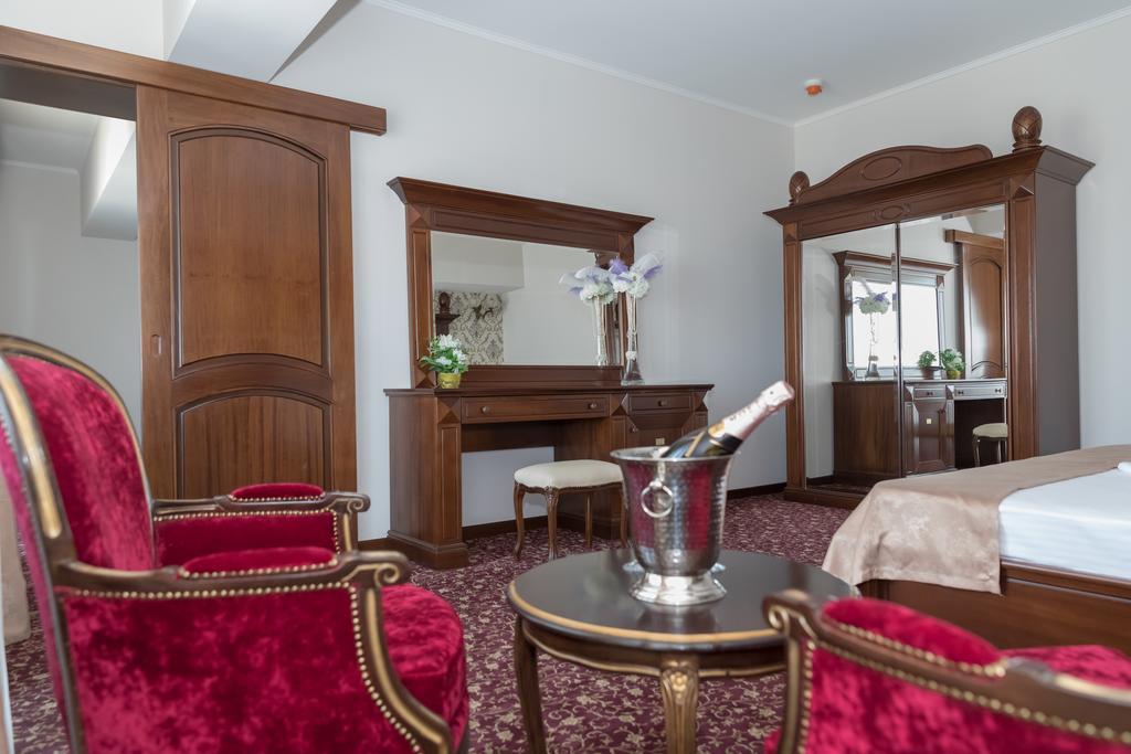 Hotel Giuliano Bragadiru Ngoại thất bức ảnh