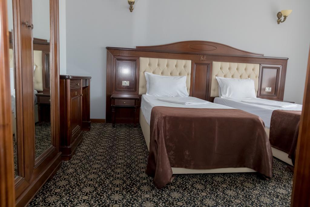 Hotel Giuliano Bragadiru Ngoại thất bức ảnh