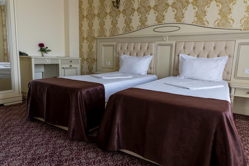 Hotel Giuliano Bragadiru Ngoại thất bức ảnh